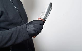 В Карагандинской области мужчина напал с ножом на водителя