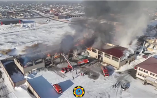 На складе в столице произошел крупный пожар 