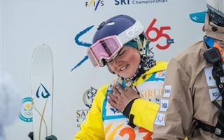 Казахстанка взяла золото чемпионата мира по фристайлу-могулу