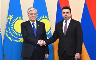 Касым-Жомарт Токаев провел встречу с Председателем Парламента Армении 