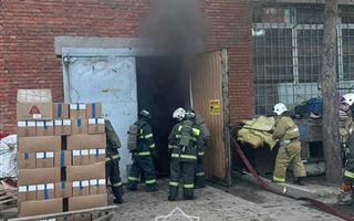 В Костанае в магазине произошел крупный пожар