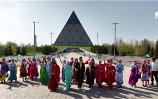Токаев поздравил людей с Днем единства народа Казахстана