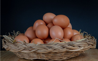 Скоро Пасха: врачи рассказали, сколько яиц можно съесть за один раз
