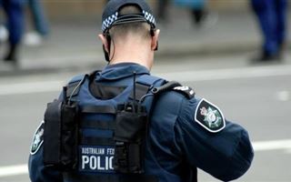 16-летний подросток нанес ножевое ранение мужчине в Австралии: полиция застрелила парня