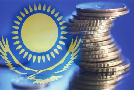Казахстанскую экономику спасли сбережения на 