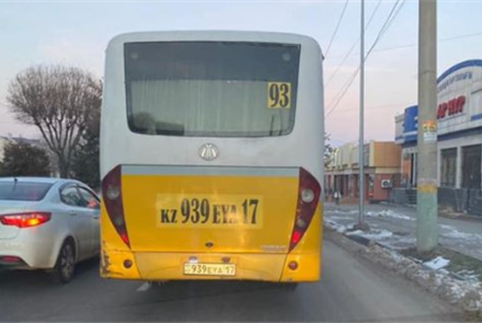 «Мама, сейчас нас чуть не убил автобус» - история из Шымкента возмутила казахстанцев
