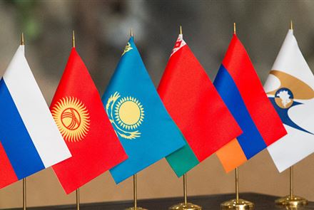 Многие казахстанские политики по привычке оглядываются на мнение Москвы - эксперт о проблемах пребывания в ЕАЭС