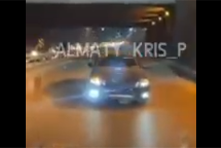 Полиция Алматы задержала водителя, который ехал задом наперёд