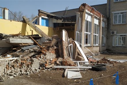 На севере Казахстана рухнул актовый зал школы: ученики 6 