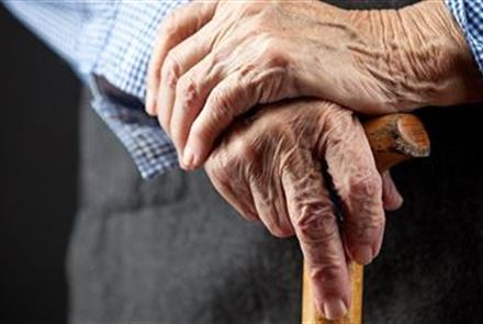 88-летнего пенсионера ограбили в столице