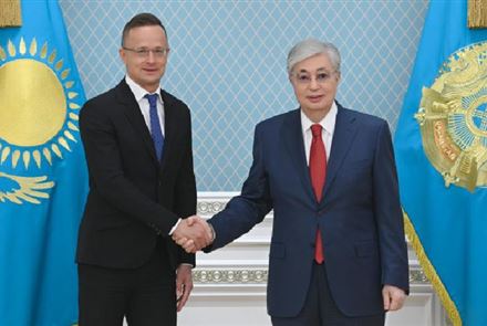 Президент Казахстана поздравил премьер-министра Венгрии с победой на парламентских выборах