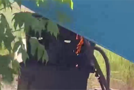 В Актобе загорелась карусель, пока на ней катались люди - видео