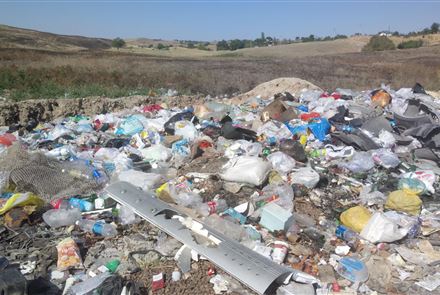 Заваленная мусором степь под Алматы может вспыхнуть, как Костанайская область 