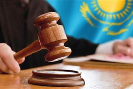 Суд продлил арест казахстанке, защищавшей дочь от отца-насильника