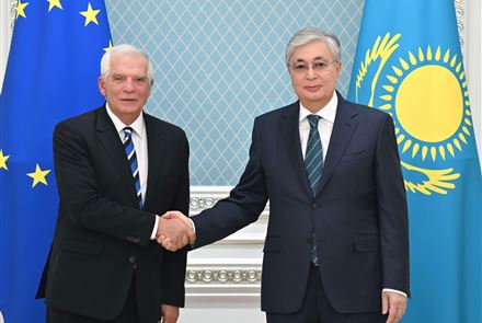 Глава государства провел встречу с Верховным представителем ЕС