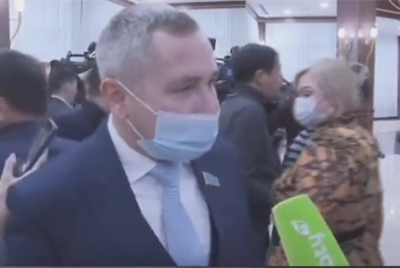 Депутат мажилиса ответил по-казахски на вопрос на русском языке