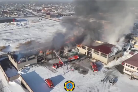 На складе в столице произошел крупный пожар 