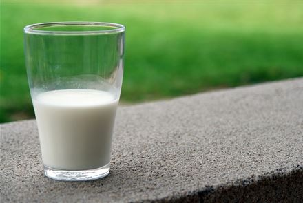 Молоко без документов вернули в Кыргызстан пограничники