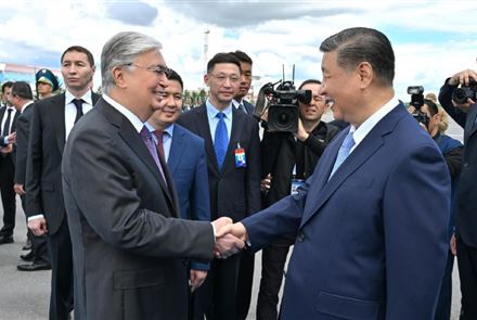 Касым-Жомарт Токаев встретил в столичном аэропорту Председателя Китайской Народной Республики Си Цзиньпина