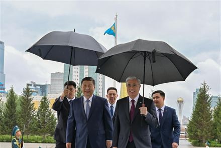 В Акорде состоялась торжественная церемония встречи председателя КНР Си Цзиньпина