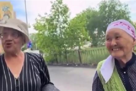 Многолетняя дружба казахской и русской бабушек восхитила Казнет