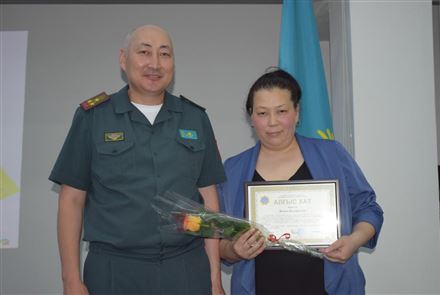Волонтеров, которые боролись с паводками, наградили в Акмолинской области