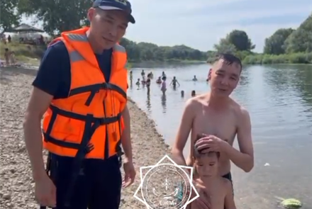 В Семее на реке Иртыш спасли двоих детей