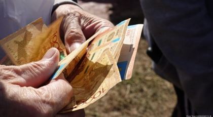 Выдавать кредиты малоимущим запретили в Казахстане