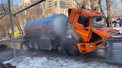 В Алматы едва не взорвался бензовоз 