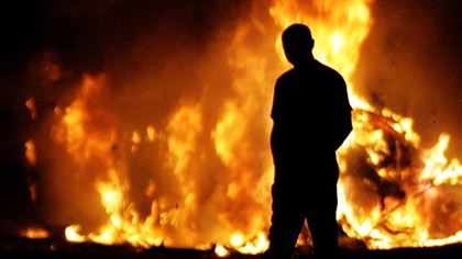 Мужчина жестоко расправился с бизнесменом из Шымкента и сжег его дом, чтобы замести следы 