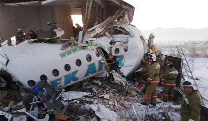 По делу о крушении самолета Bek Air допросили 300 человек