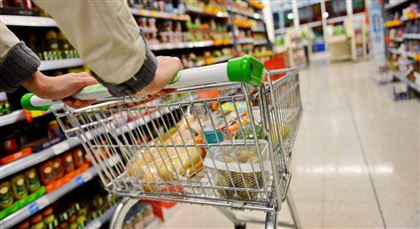 Глава государства раскритиковал чиновников за провальную работу по снижению цен на продукты