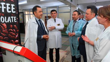 Аким Алматы проверил поликлиники города