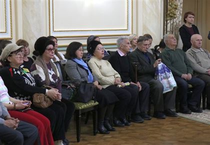 В Алматы в Международный день памяти жертв Холокоста представители разных национальностей вспоминали тех, кто попал в “машину смерти”.