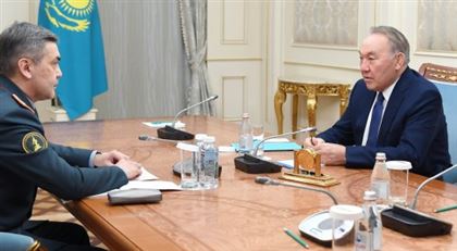 Назарбаев встретился с министром обороны 