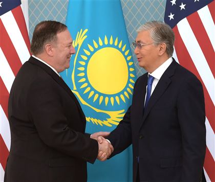 "Трезвый учет казахстанских реалий" - отечественные политологи о визите госсекретаря США в Казахстан