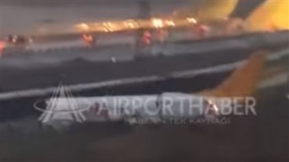 Самолет разбился на три части при жесткой посадке в Стамбуле