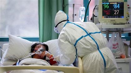 Число жертв коронавируса в Китае достигло 908 человек