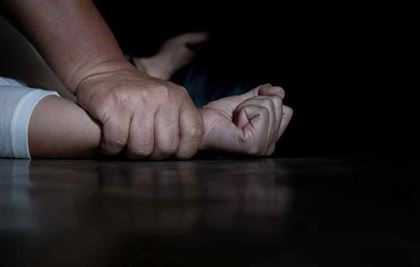 Педофил, несколько лет насиловавший собственную дочь, приговорен в Шымкенте