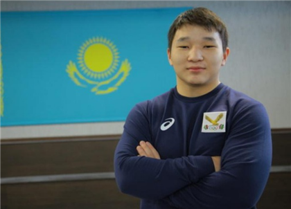 Казахстанец установил новый мировой рекорд по тяжелой атлетике