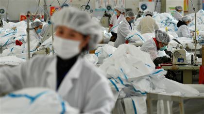 Число жертв от коронавируса в Китае выросло до 2004 человек