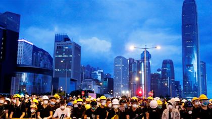 Власти Гонконга выплатят жителям города по 1200 долларов в качестве поддержки из-за вируса