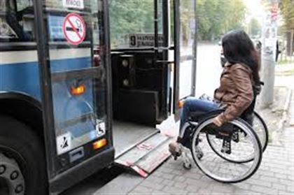 Астанчанка с инвалидностью рассказала о сложностях в общественном транспорте