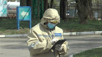 Почти 300 защитных костюмов получили полицейские Алматы