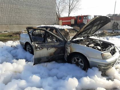 В Усть-Каменогорске во дворе жилого дома сгорел автомобиль