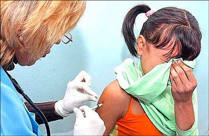 Вакцинация девочек против рака шейки матки в Казахстане будет производиться только с разрешения родителей