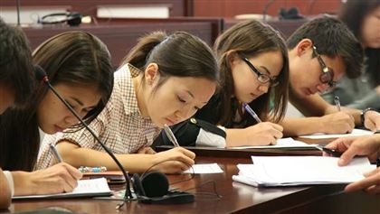 Как уровень казахстанского образования достиг исторического минимума: что пишут о нас иноСМИ