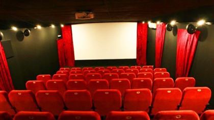 Что известно об открытии кинотеатров и школ в столице