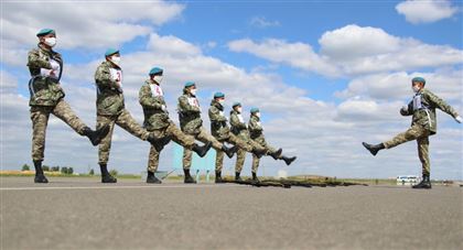 Казахстанские военные прибыли в Москву для участия в Параде Победы