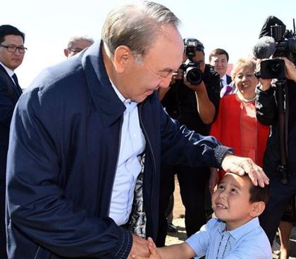 Елбасы инициировал очередную волну помощи нуждающимся казахстанцам